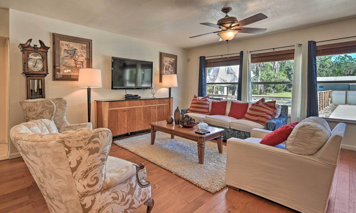 Umatilla House | Central Florida Escape on 5 Acres w/Grill & Pool!