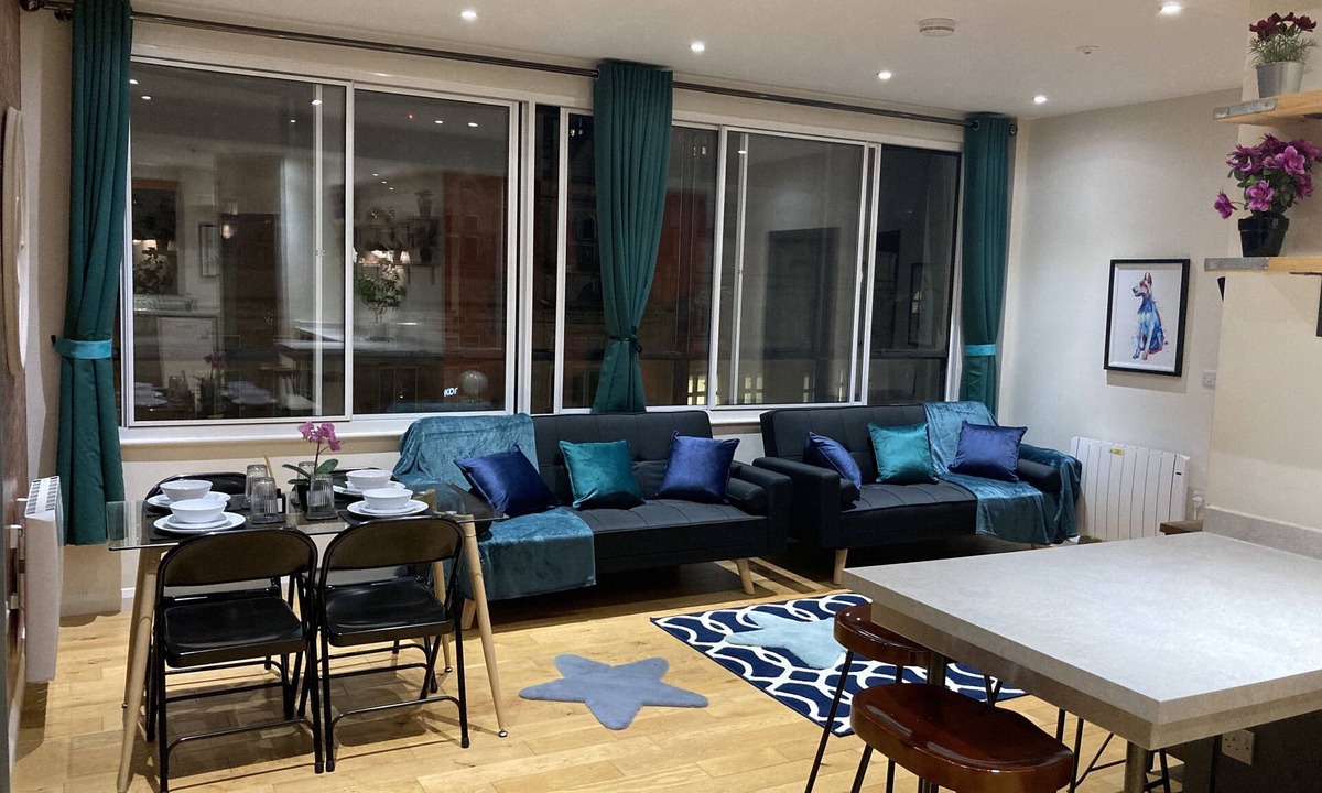Sheffield City Centre Apartment | Central Sheffield 3BED 3BATH V Pent-Apartment by AB MERCANTILE