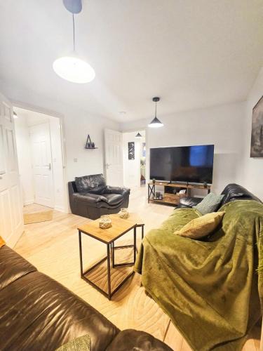 Birmingham Villa | Central Hideout