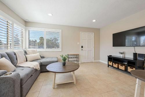 Linda Vista House | Central home Spacious
