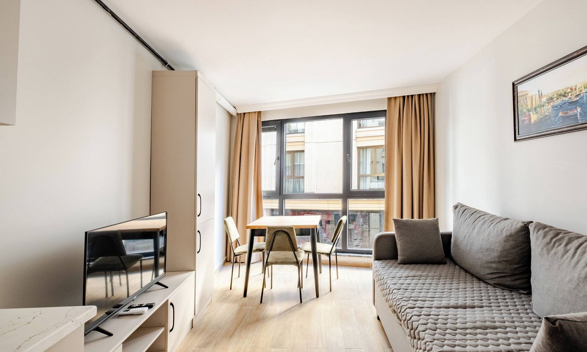 Cumhuriyet Apartment | Central Large Brand New Apartment w/Elevator Near Metro