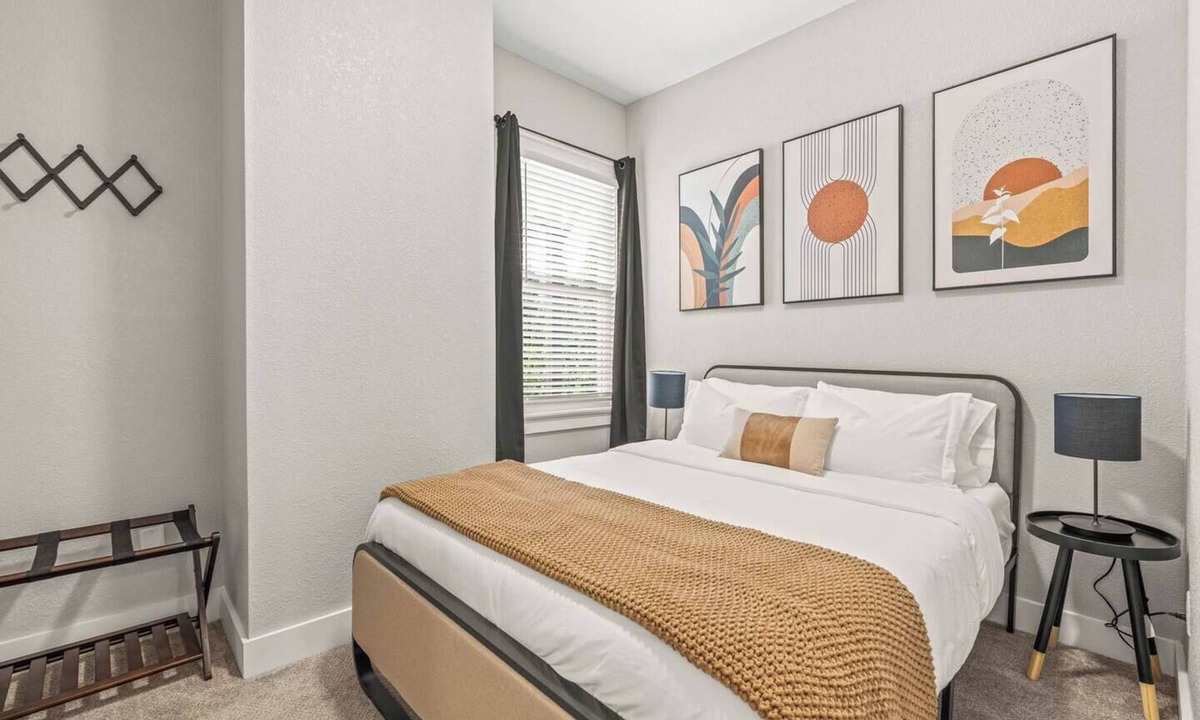 Lower East Side Apartment | Central Milwaukee Haven | Restaurants, Breweries & More