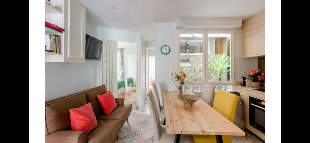 Montparnasse Apartment | Central Paris 6 - St Germain & Montparnasse Aldaro