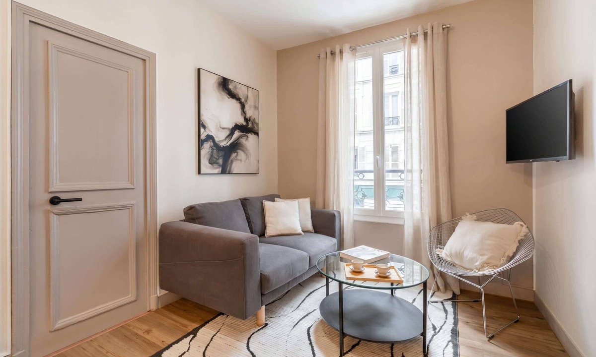 Plaisance Apartment | Central Paris Deluxe flat for 5 near Montparnasse