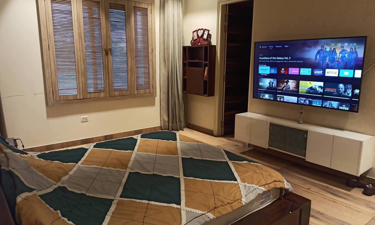 Panch Batti House | Central park view gem
