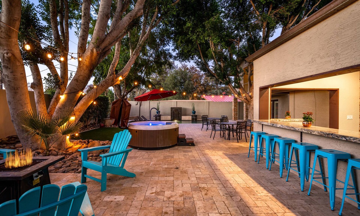 Alhambra House | Central Phoenix Hot Tub Swimming Cantina Firepit Pet Friendly