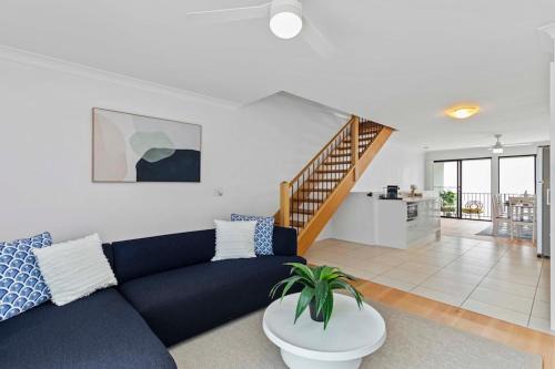 Redcliffe Apartment | Central Redcliffe Coastal Home Walk to Beach