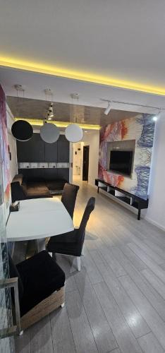 Ramnicu Valcea Apartment | Central Rm Valcea Luxury Apartment