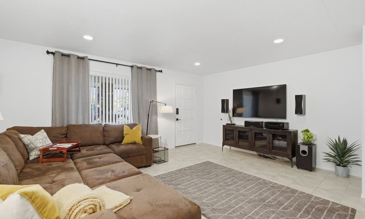 Papago Parkway House | Central Scottsdale Spacious 3BR house, 5 minutes to everything, hot tub, games