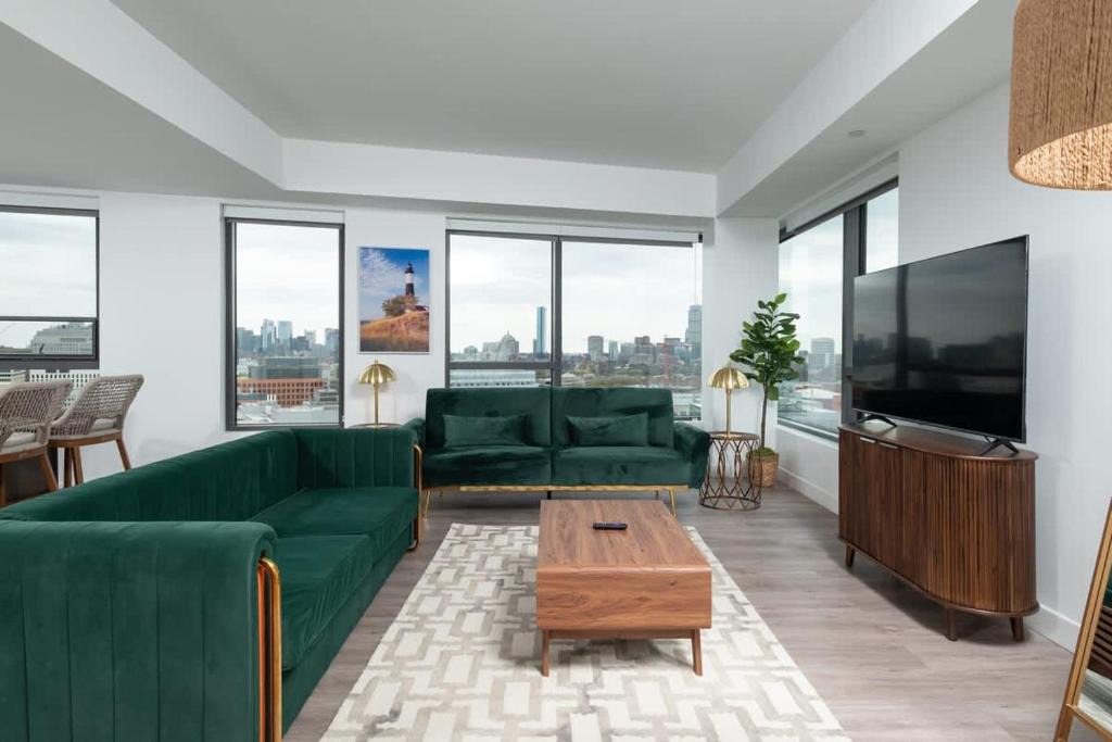 Central Square Apartment | Central Serene Penthouse w King bed GYM Parking