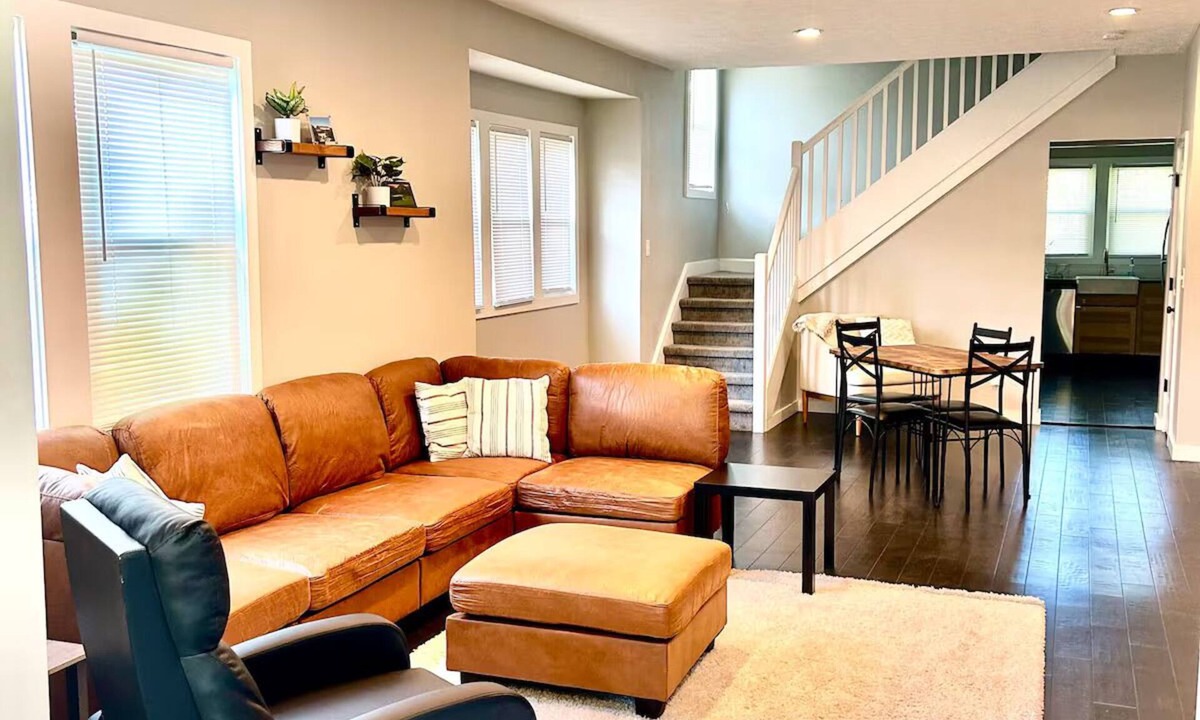 Meridian-Kessler House | Central SoBro Staycation, walk to Food, Brews, & Do's