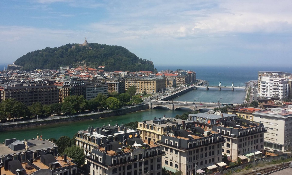 Egia Apartment | Central, spacious and luxurious with beautiful views