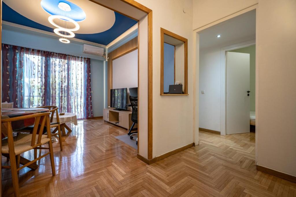 Mousio Apartment | Central Spot 2-Bedroom Apt by ΜΡS