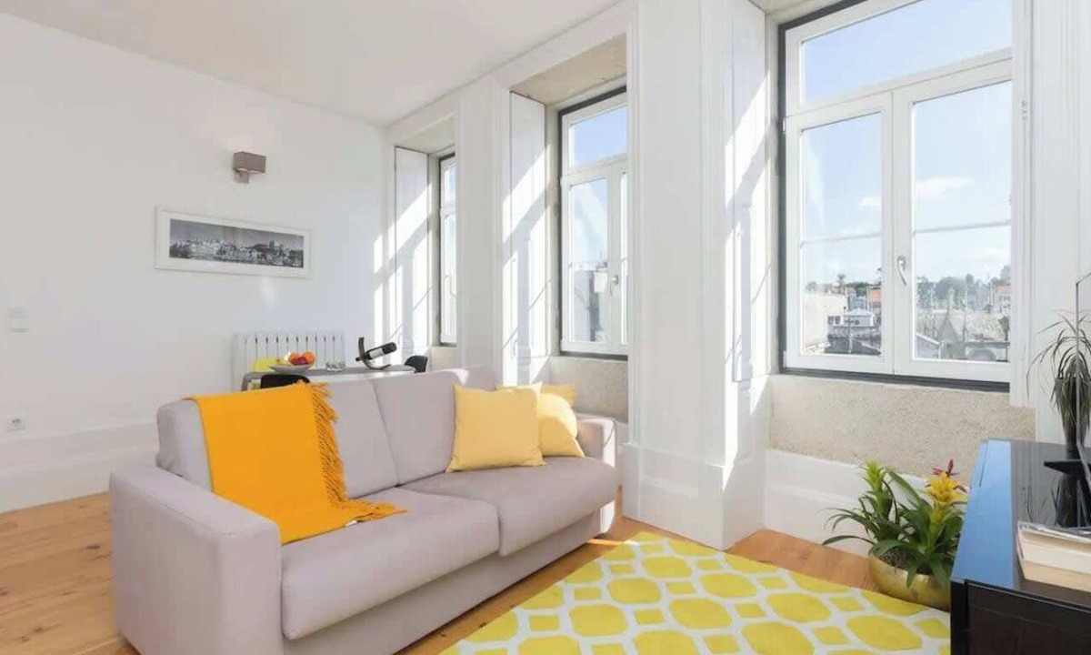 Lapa Apartment | Central Sunny Flat - Prime Location by HostWise