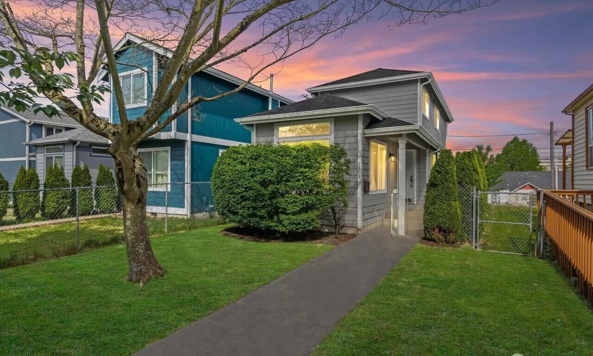 Hilltop House | Central Tacoma retreat for the whole family