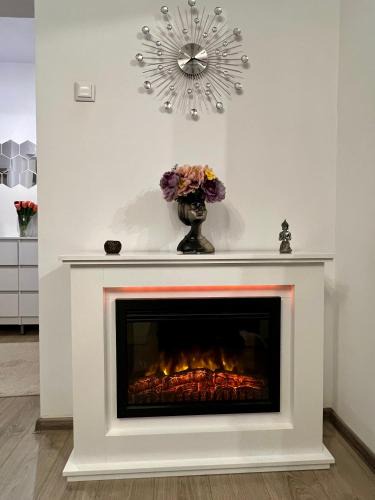 Curtea De Arges Apartment | Central Vibe