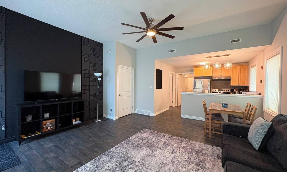Drumheller Condo | Central | World's Largest Dino & Splash Park 🌟