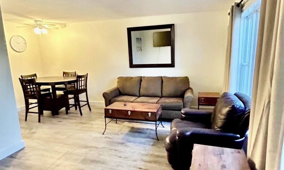 Summerside House | Centrally located, newly renovated 2 Bedroom, 1 bathroom