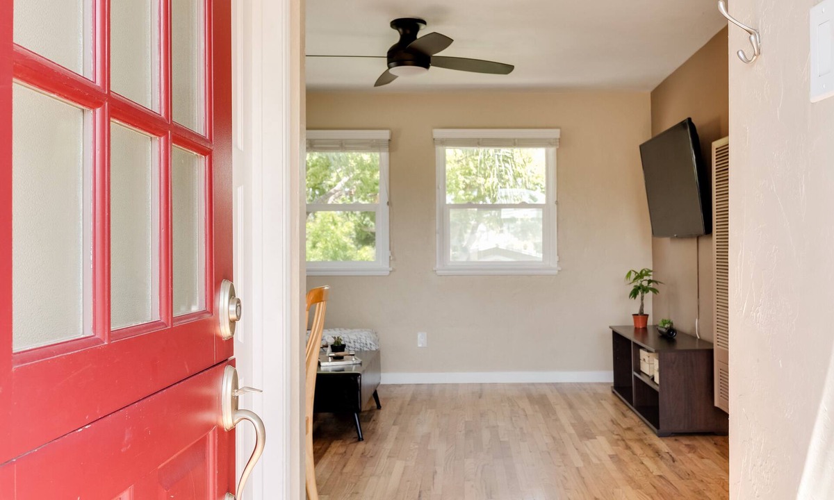 Zaferia Cottage | Centrally Located, 1-BR at Long Beach Casitas