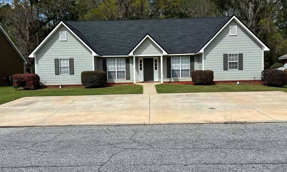 Albany House | centrally located 3 bed 2 bath