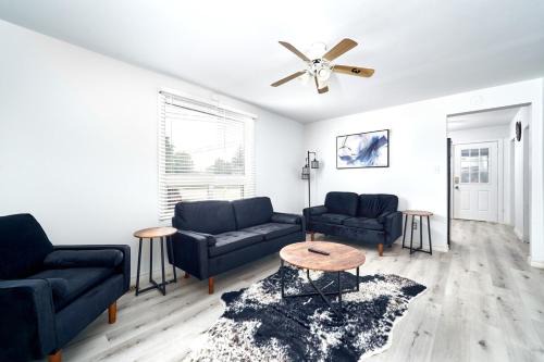 Windsor Apartment | Centrally located 3BDRM home in CityCore!