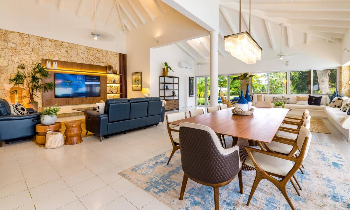 Casa de Campo Villa | Centrally Located Renovated Luxury Villa Free Breakfast Service/Hotel Partner