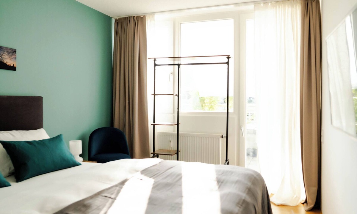 Land in Sonne Apartment | Centrally located flat with 2 roof terraces for 6 people near Oktoberfest