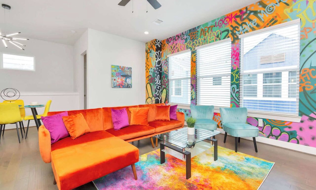 Riverside Terrace Condo | Centrally Located Luxury Townhome in Houston