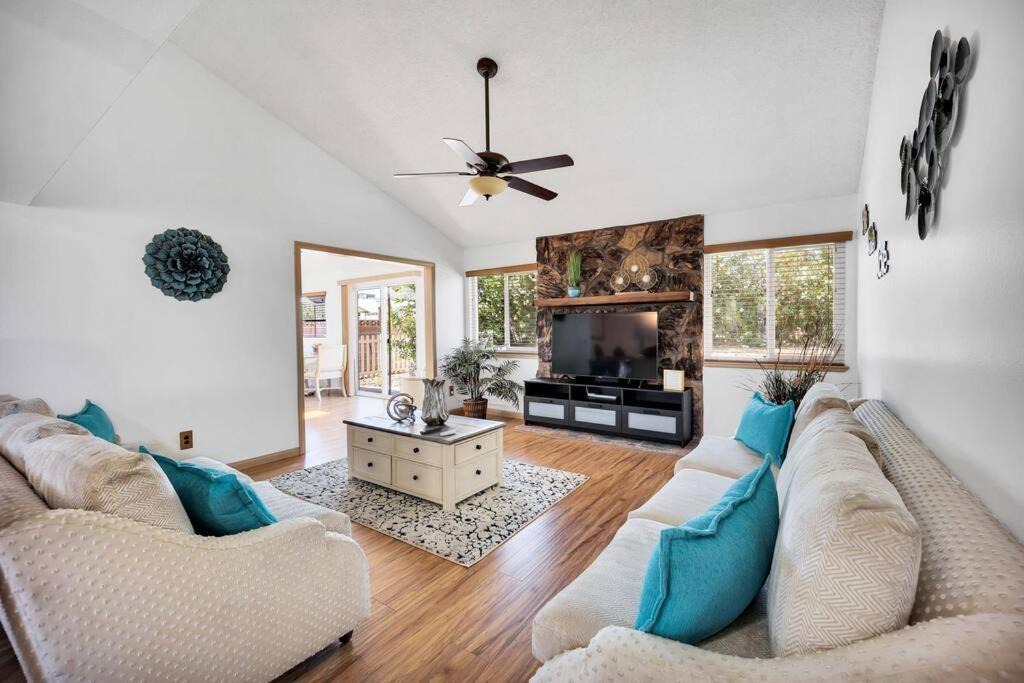 Paradise House | Centrally located Spacious Vacation Hom 13 m strip