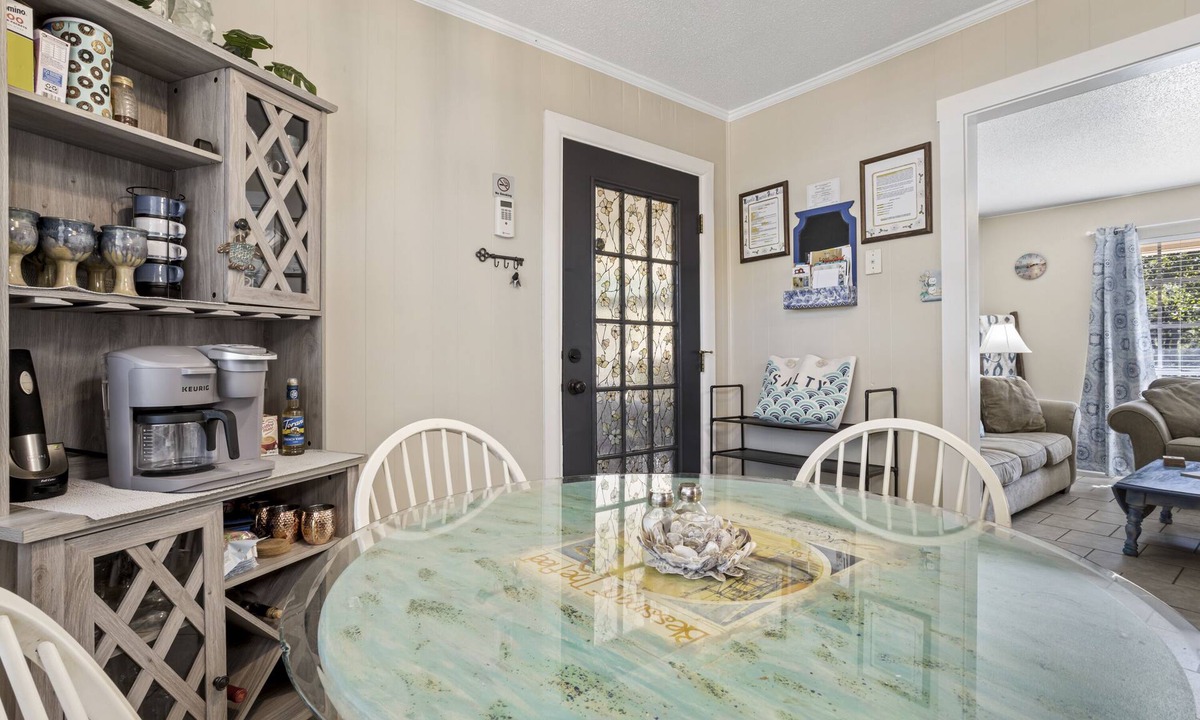 Ocean Springs House | Centrally Located Cute Pet friendly 3b/2b in Golf Cart district of Ocean Springs