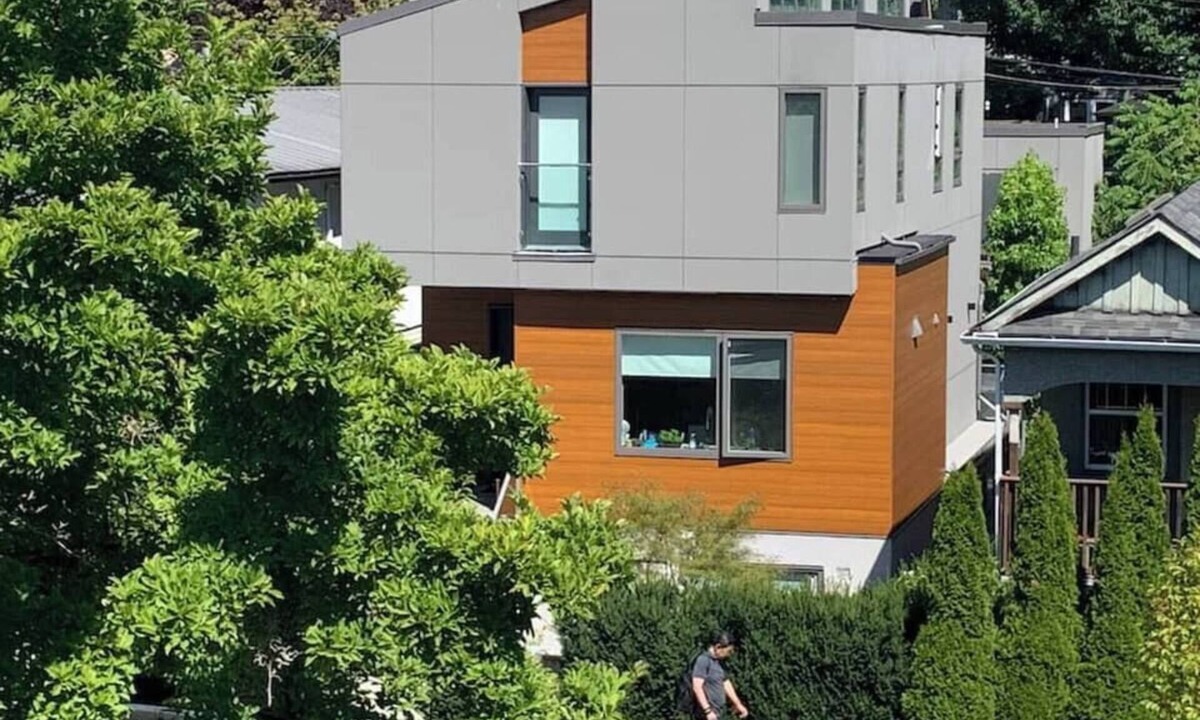 Riley Park House | Centrally located Vancouver 2BRs - Walkscore-92