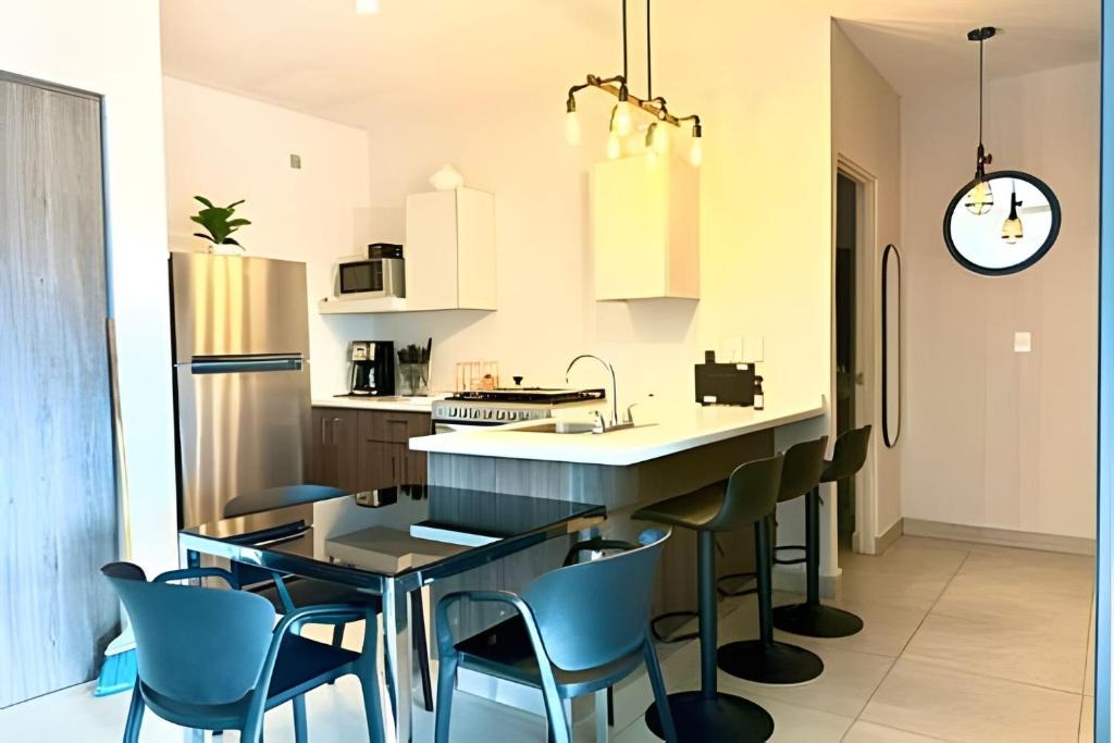 Monterrey Apartment | Centrico y Comodo Apt/Ac/7Px/Wif