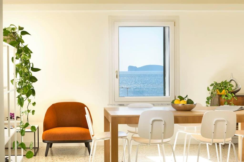 Alghero Old City Apartment | Centro Storico, esclusivo, 4' piano senza ascensore, auto e posto auto su richiesta