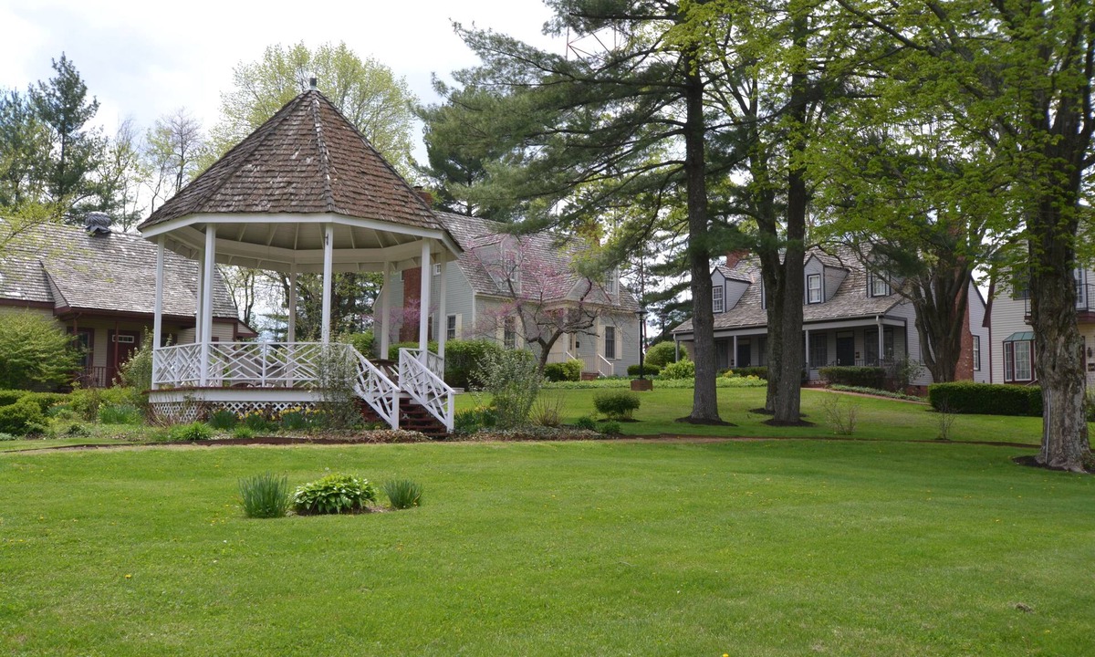 Bloomington Hotel | Century Suites Hotel