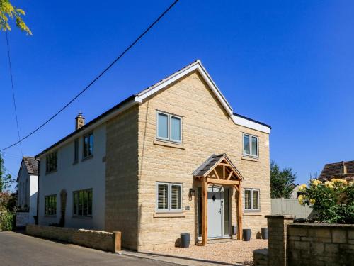 Upper Seagry House | Cern-Wyn