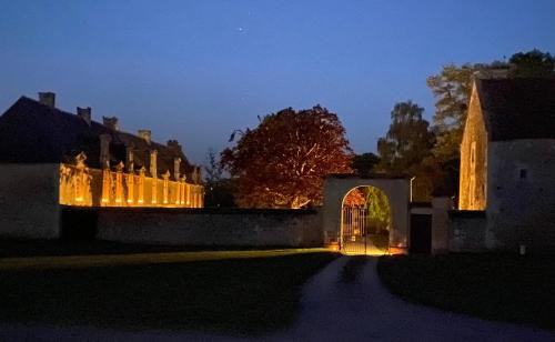 Vendeuvre Villa | Château classé avec piscine et billard - Demeure d'exception 25 pers