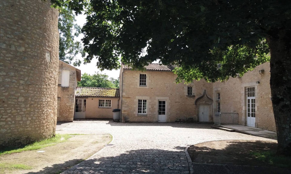 Ayron House | Château D'ayron - Ayron