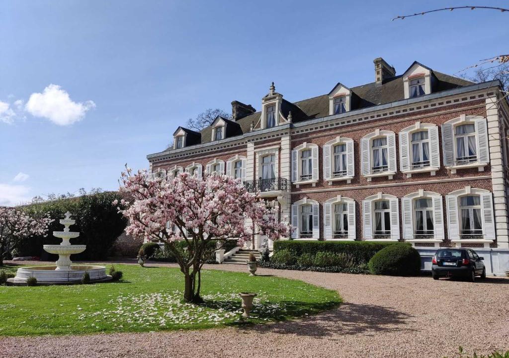 Wailly-Beaucamp Bed & Breakfast | Château de Beaucamp - Castel des anges