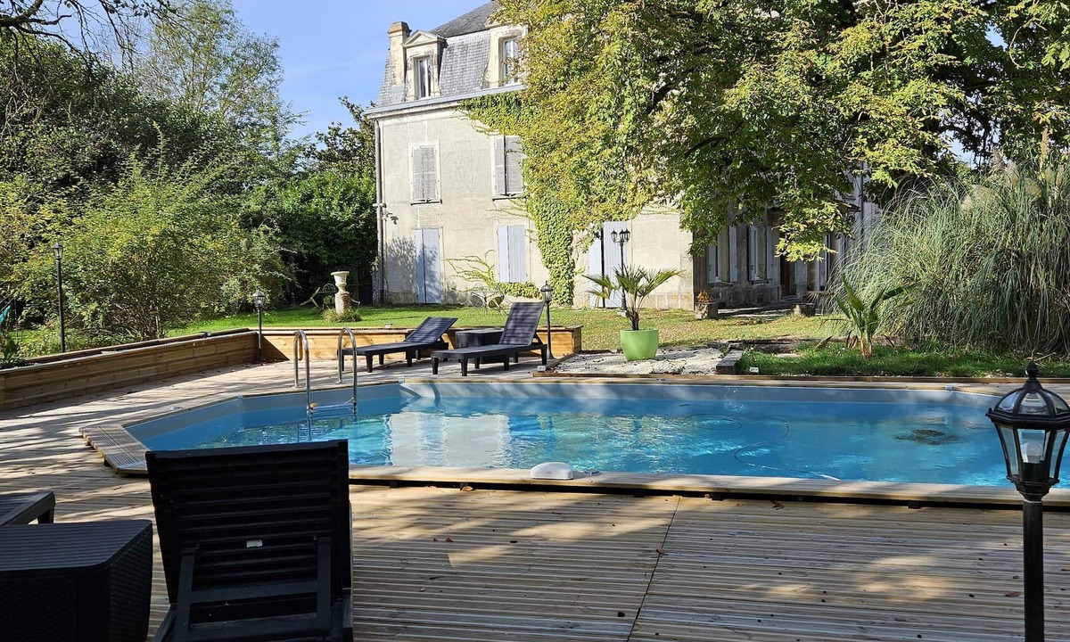Cherves-Richemont House | Château de Champblanc