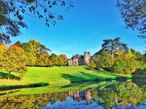 Bacilly Bed & Breakfast | Château de Chantore