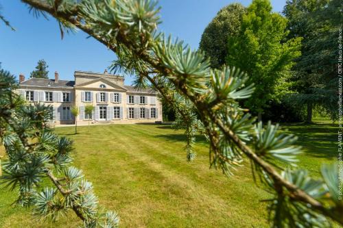 Conty Bed & Breakfast | Château de Luzières