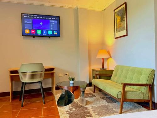 Coron Town Proper Cabin | Chad's Lodge