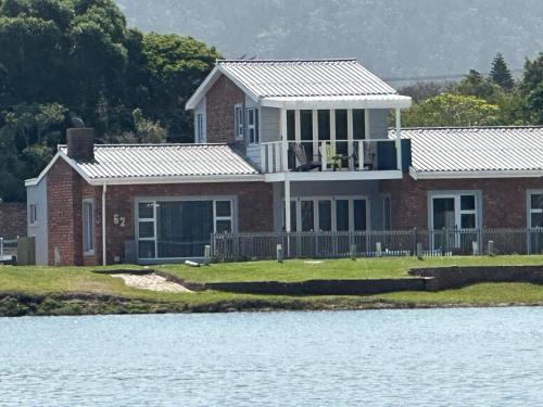 Sedgefield House | Chadelles