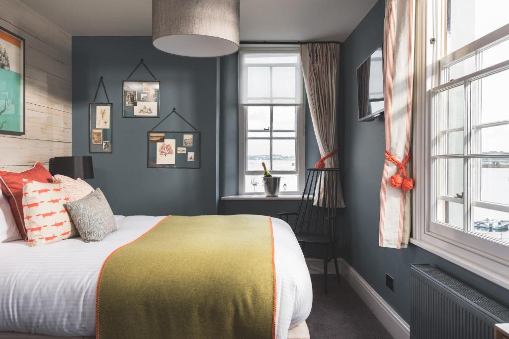 Mylor Churchtown Hotel | Chainlocker