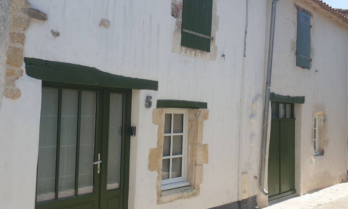 Ars-en-Re House | Chais Typiques Centre Village