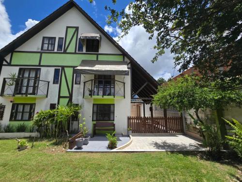 Chapada dos Guimaraes House | Chalé Aconchegante em Condomínio no Centro