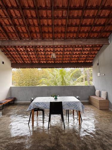 Balneario Gaivotas House | Chalé com Varanda Grande e Terraço Vista Mar