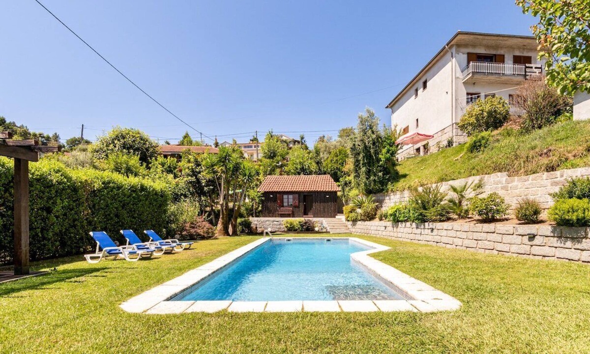 Rio Caldo Apartment | Chalé da Caniçada Pool and Stunning View