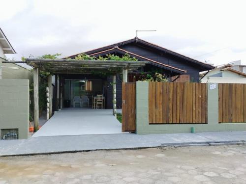 Pinheira House | Chalé da Val