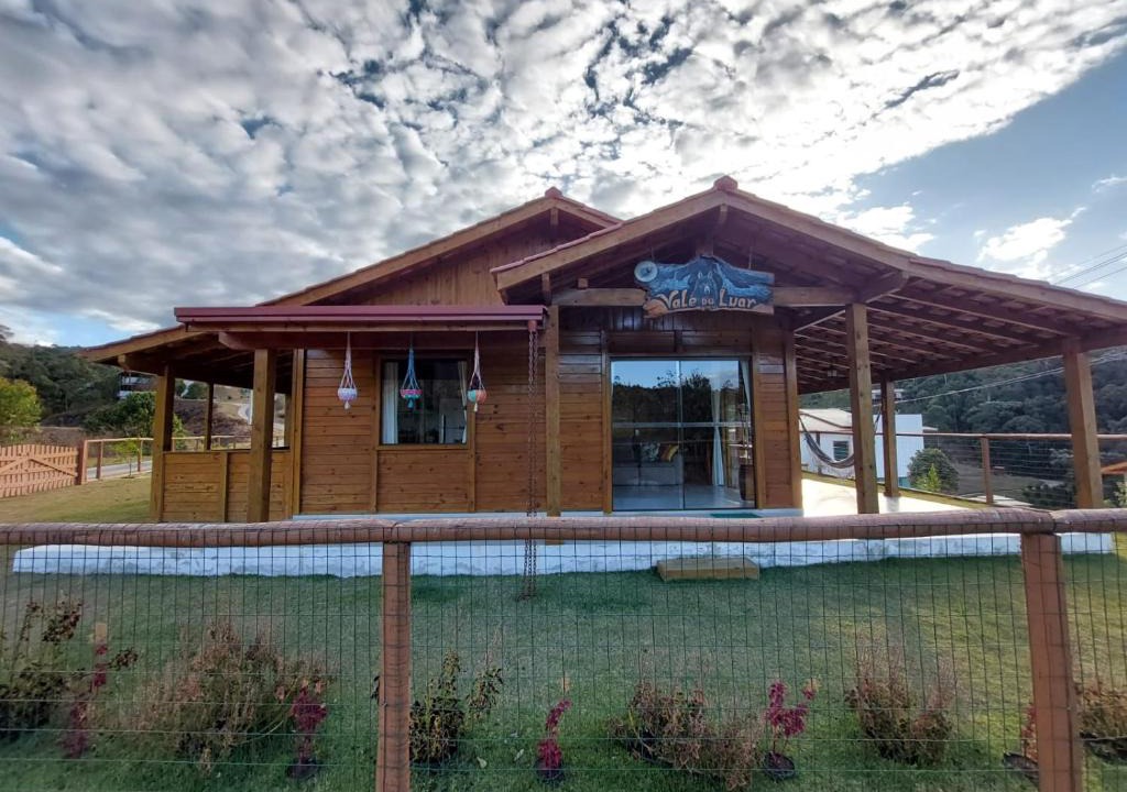 Vitor Hugo House | Chalé Vale Do Luar
